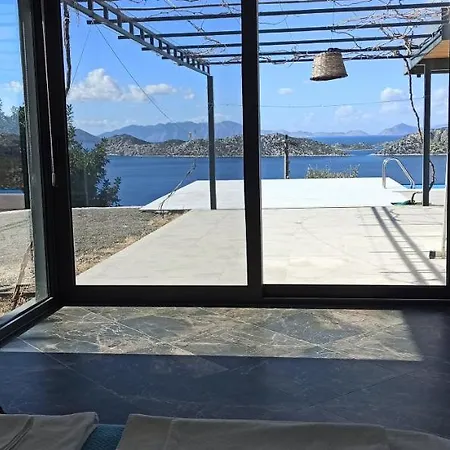 Saranda Villa