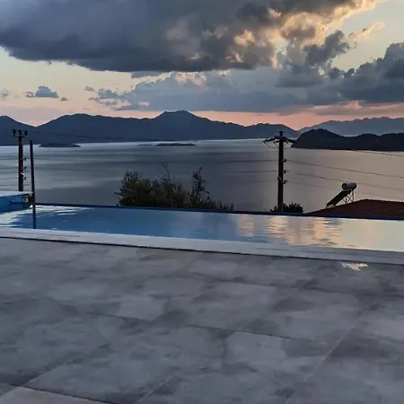 Saranda Villa *