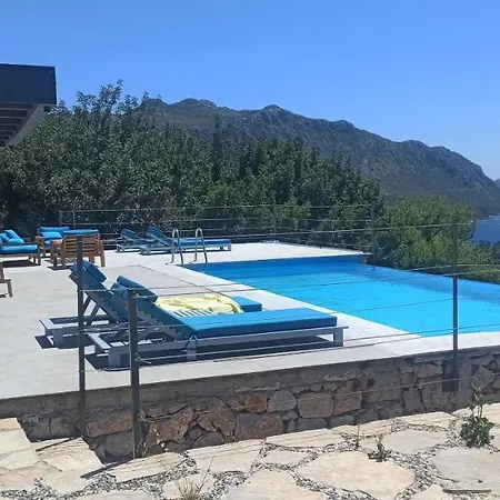 Saranda ヴィラ