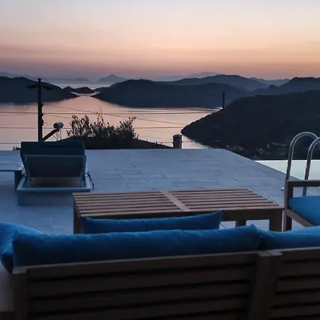 Saranda Villa